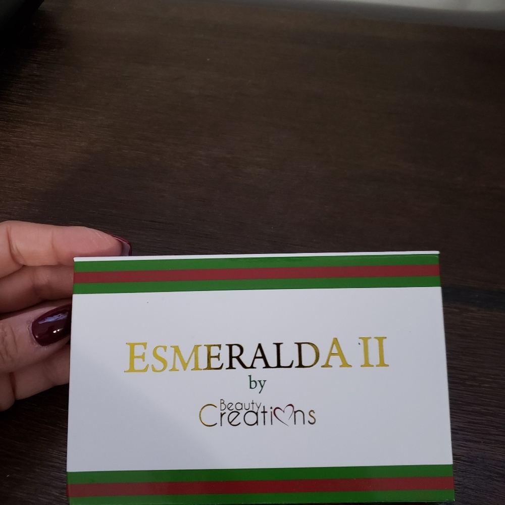 Esmeralda II eyeshadow palette